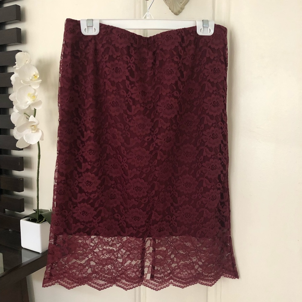 Wine lace skirt